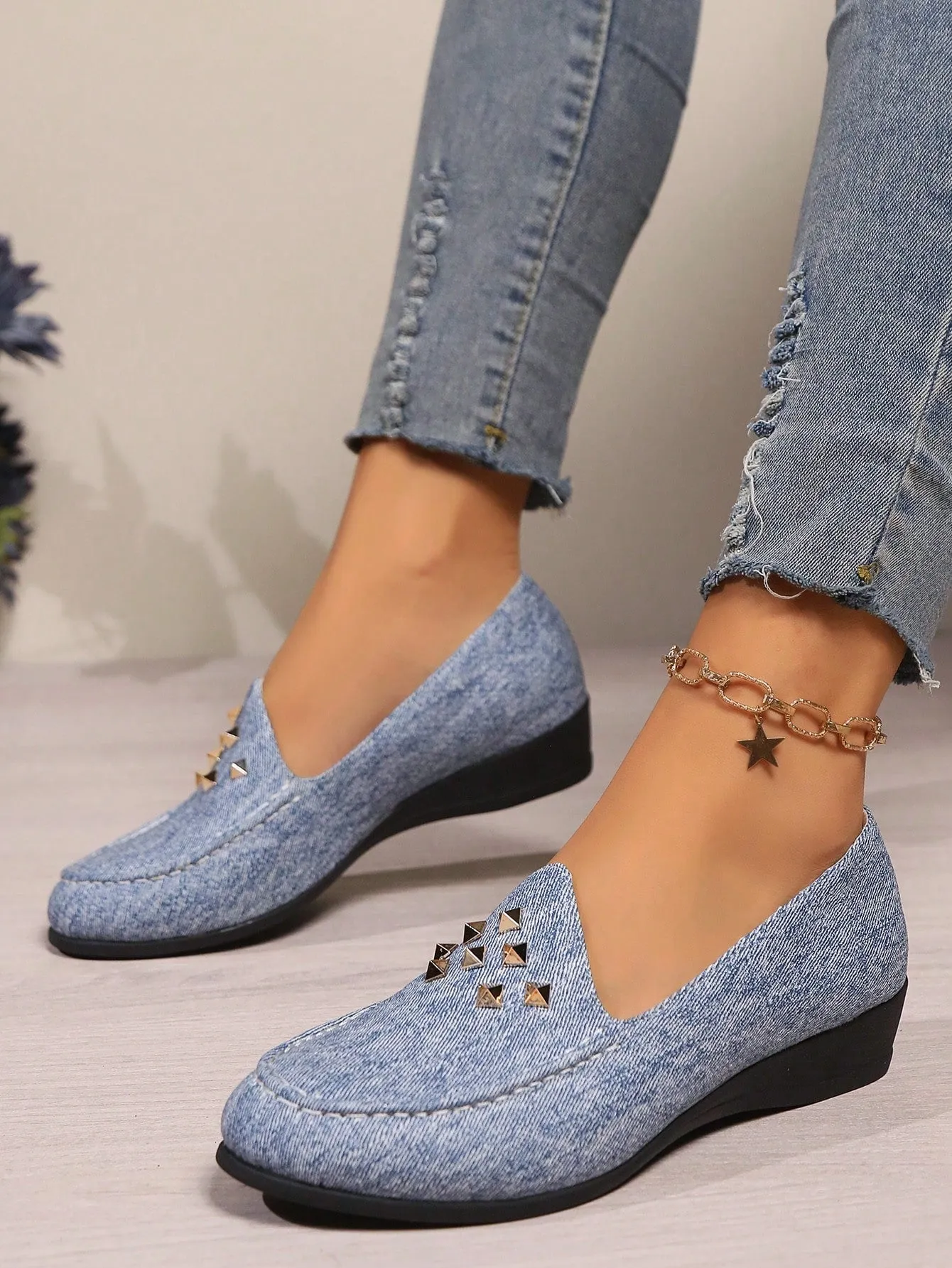 2024 Trendy Rhinestone Flat Shoes: Stylish and Comfortable Casual Footwear for Women