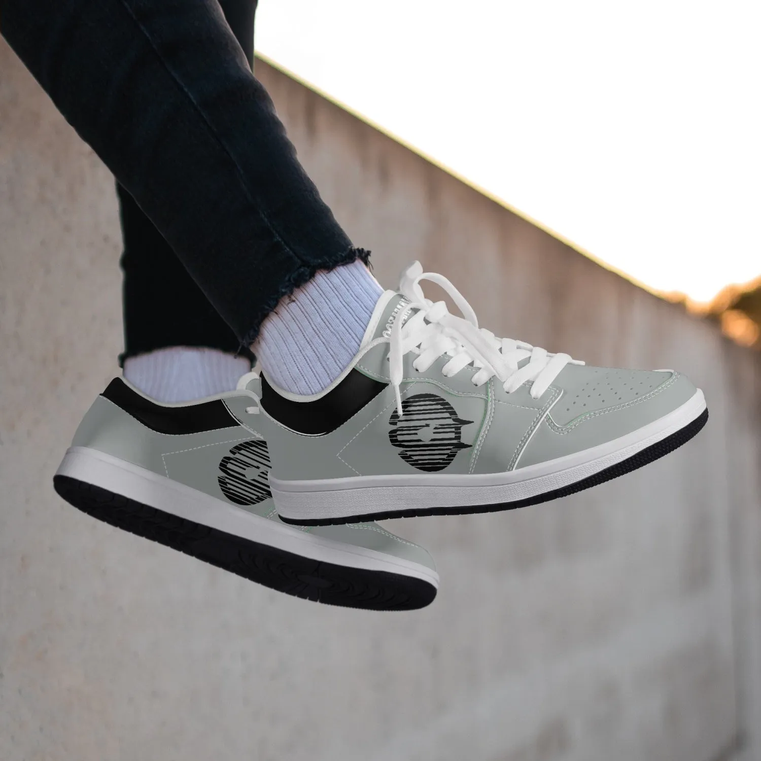 Low-Top Leather Sneakers - Grey/Black