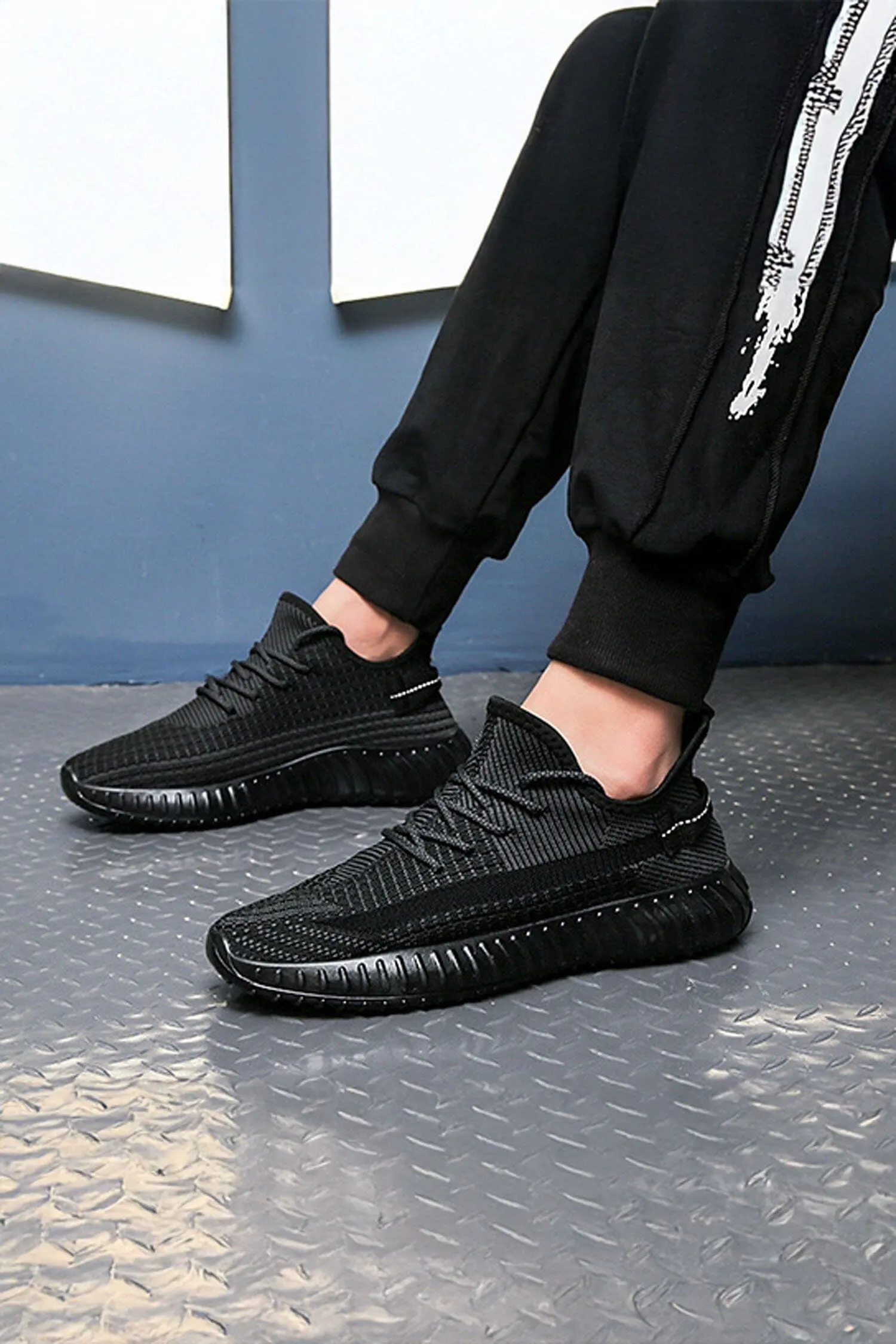 Men's Premium Lace-Up Knit Sneakers